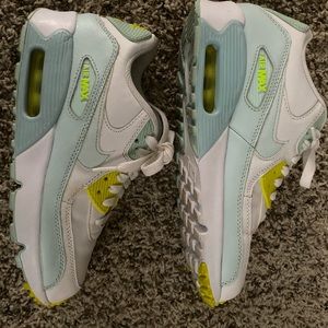 Nike Air Max 90 Trainers